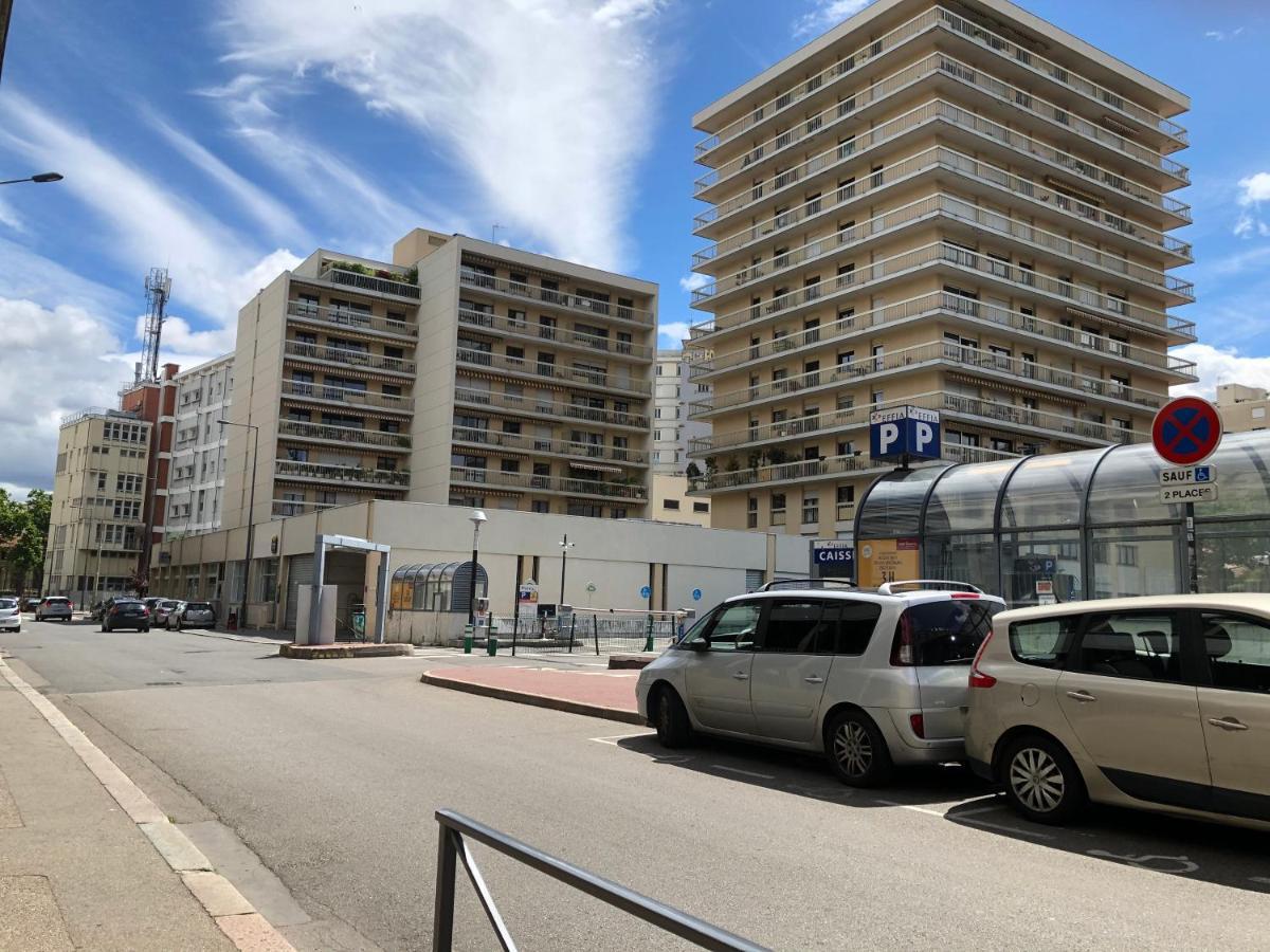 Appartement Hyper Centre Avec Garage Saint-Etienne  Exterior photo